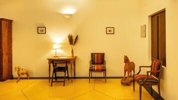 Deluxe Villa, Balcony, City View | Living area