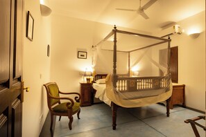 Villa Deluxe - balkong - utsikt mot staden | Skrivbord, arbetsyta för laptop, strykjärn/strykbräda och gratis wi-fi