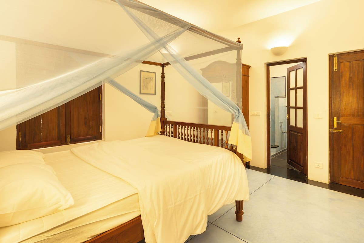 家庭别墅, 阳台, 部分海景 | 办公桌、笔记本电脑工作区、熨斗/熨板、免费 WiFi