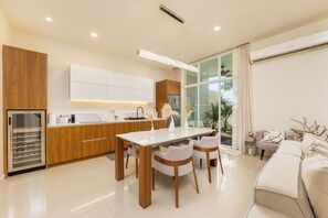 Vila exclusiva, 3 quartos, vista para a piscina | Cozinha privada | Chaleira elétrica