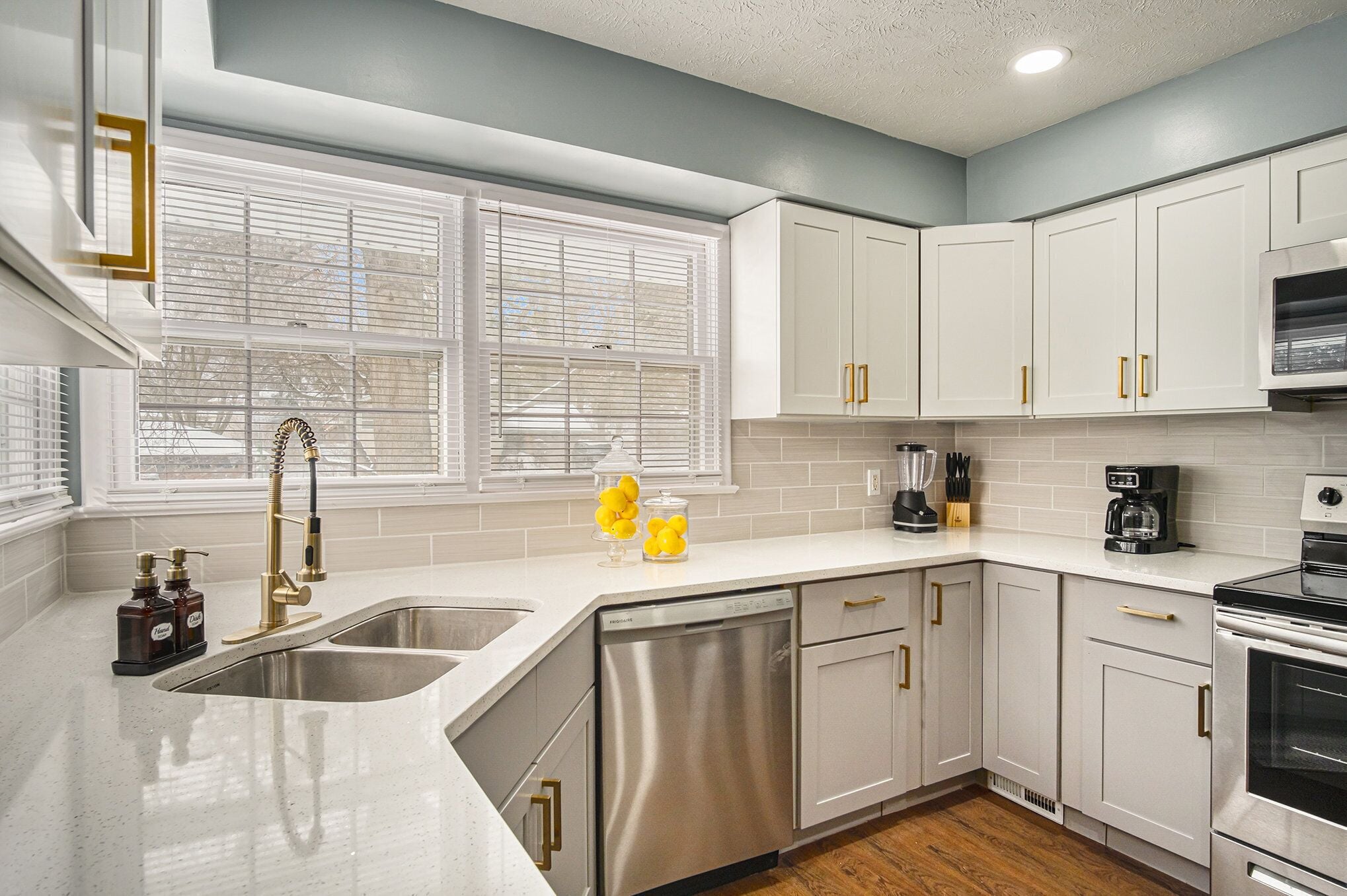 微波炉、烤箱、炉灶、洗碗机