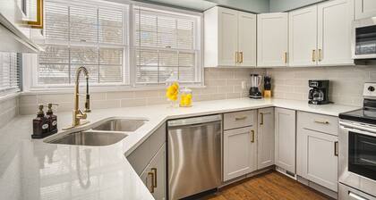 Charming & Spacious 5-Bedroom Centrally Located