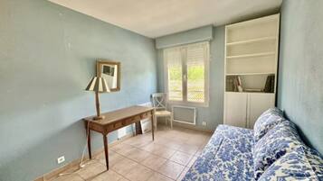 3 chambres, fer et planche Ă  repasser, Wi-Fi, draps fournis