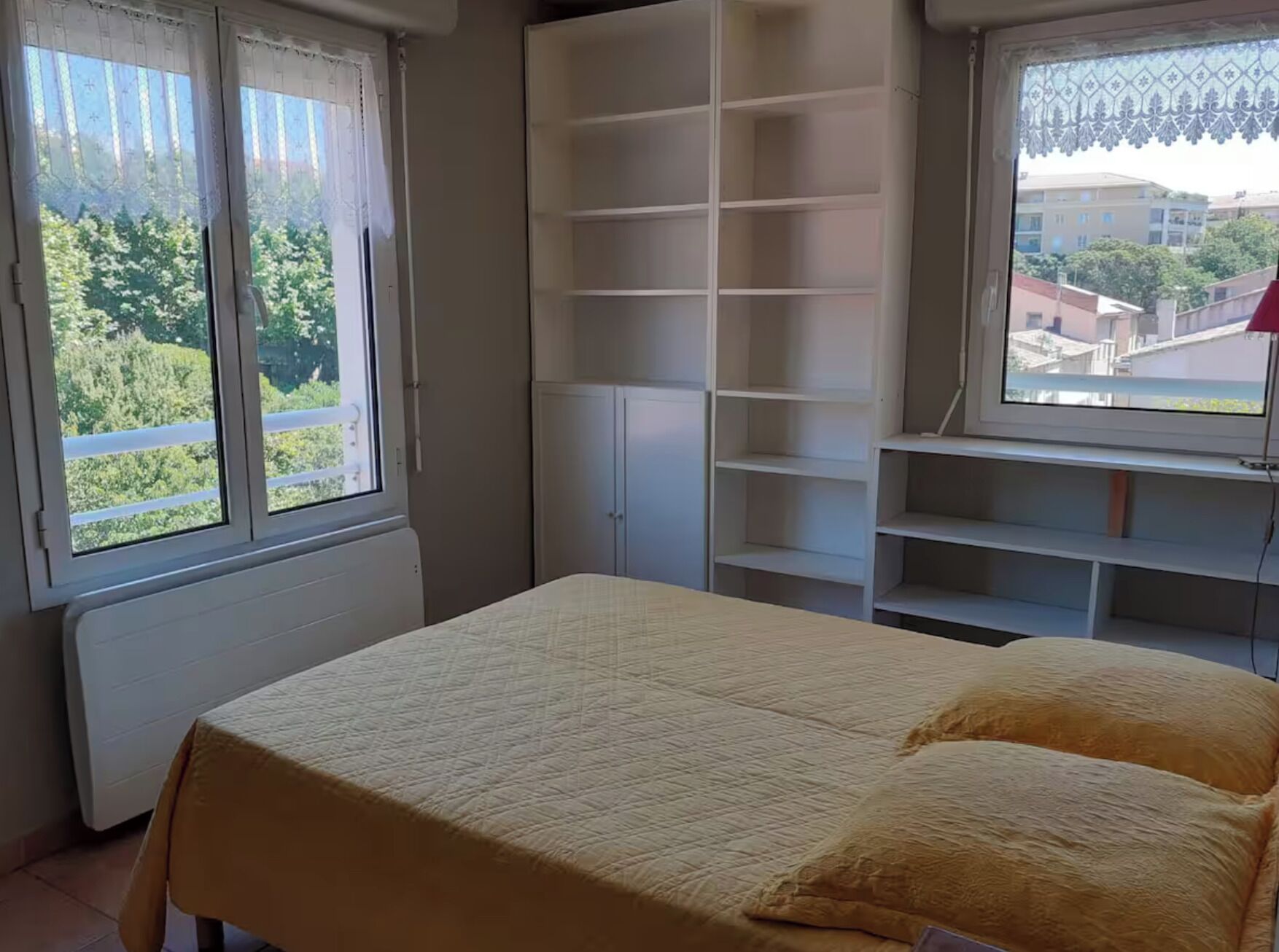 3 chambres, fer et planche à repasser, Wi-Fi, draps fournis