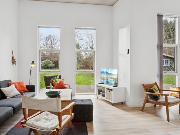 Télévision, cheminée