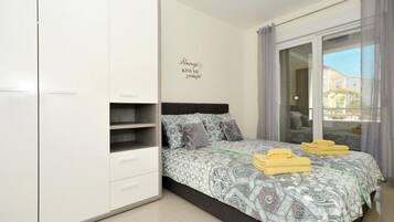 Iron/ironing board, free WiFi