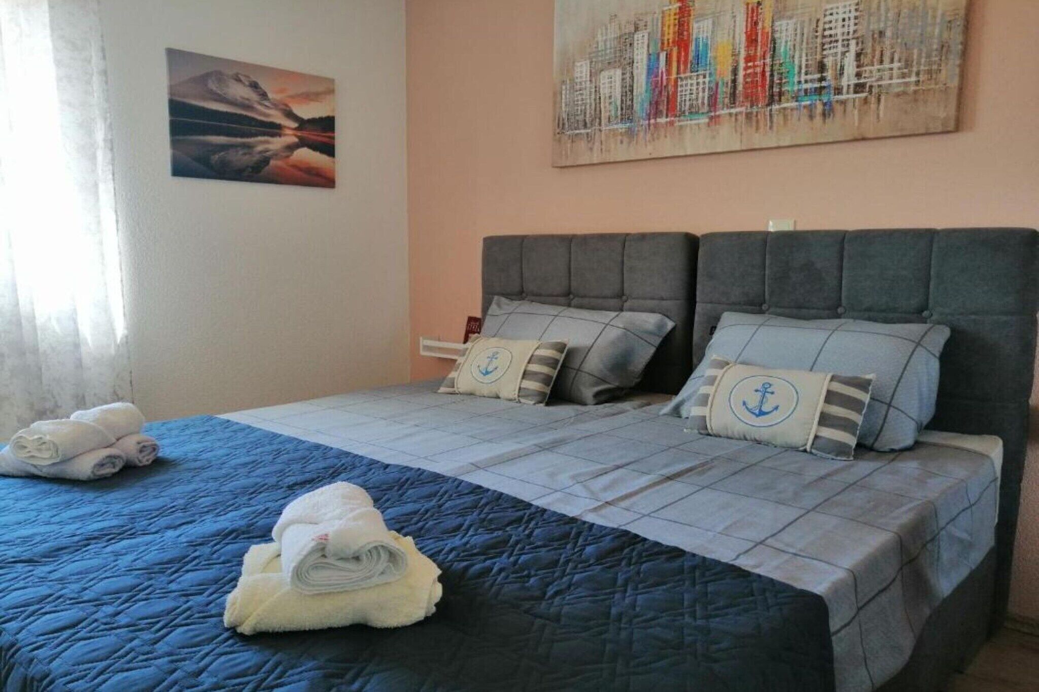 2 bedrooms, iron/ironing board, WiFi (free)