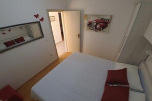 2 chambres, fer et planche à repasser, accès au Wi-Fi (inclus)