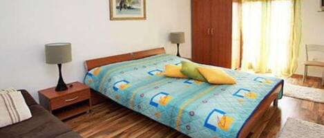 1 غرفة نوم ومكواة/لوح كي وسرير سفر وواي فاي مجانًا