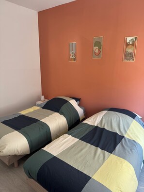 2 bedrooms, WiFi, bed sheets