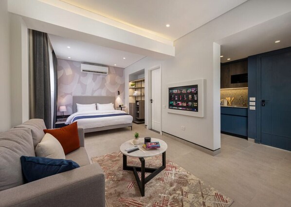 1 bedroom, desk, WiFi, bed sheets