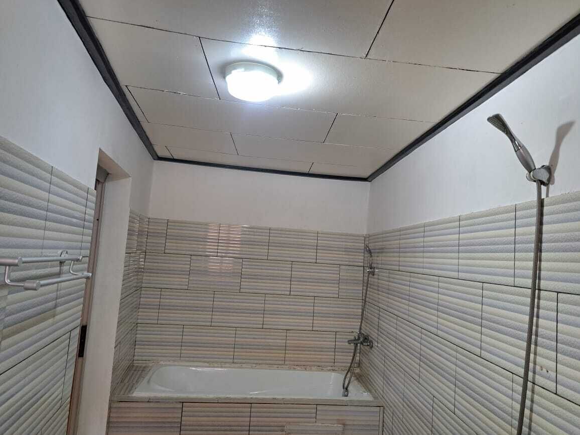 Serviettes fournies, papier toilette