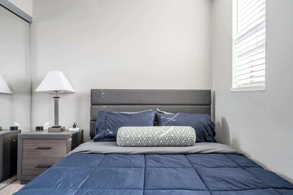 7 Schlafzimmer, Bügeleisen/Bügelbrett, Reisekinderbett, WLAN