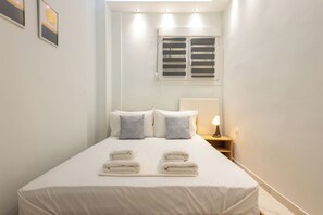 2 bedrooms, iron/ironing board, Internet, bed sheets