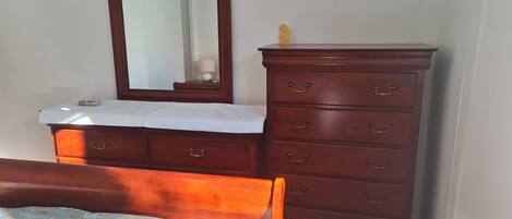 1 bedroom, desk, free WiFi, bed sheets