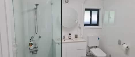 Shower, eco-friendly toiletries, bidet, towels