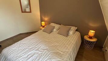 Apartment | 3 bedrooms, bed sheets