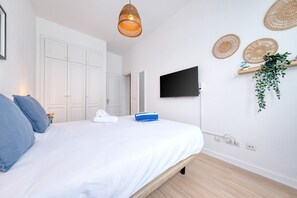 2 bedrooms, desk, iron/ironing board, travel cot