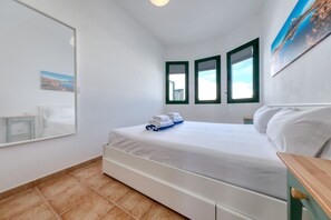 2 عدّة غرف نوم ومكواة/لوح كي وواي فاي مجانًا وملاءات أسرّة