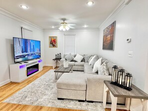TV, fireplace