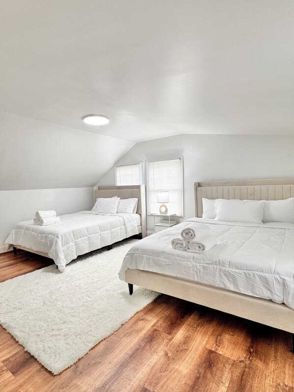 4 bedrooms, iron/ironing board, WiFi, bed sheets