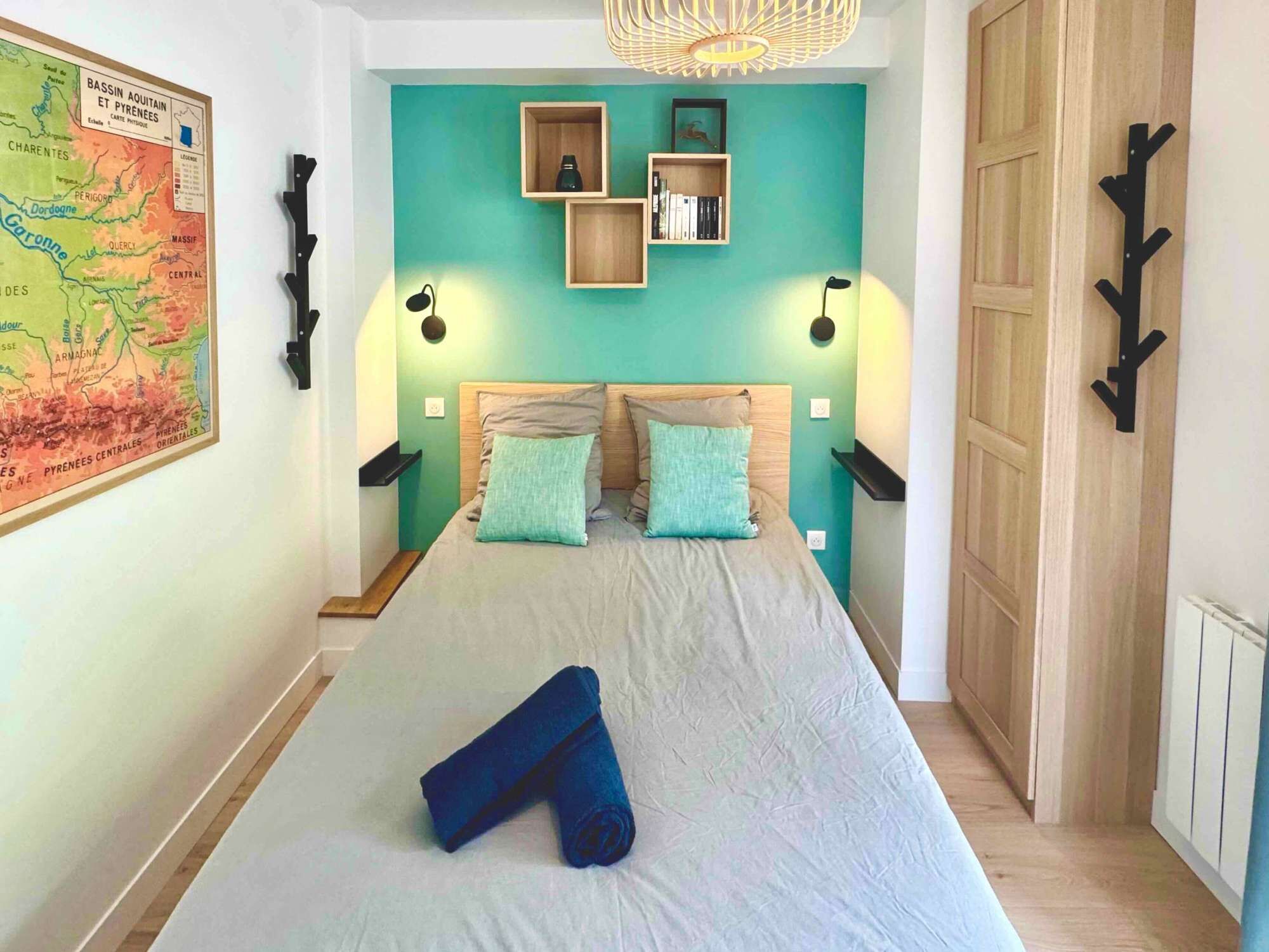 2 slaapkamers, een bureau, een strijkplank/strijkijzer, wifi