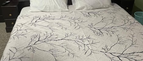 Double Room, 1 Queen Bed | Down comforters, free WiFi, bed sheets