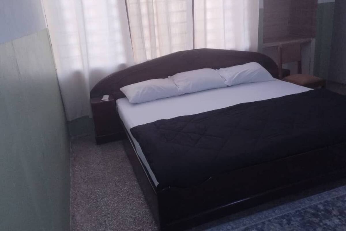 Double Room, 1 King Bed | Down comforters, WiFi (free), bed sheets