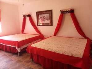 3 bedrooms, iron/ironing board, Internet, bed sheets