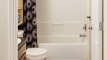 Toallas, jabón, papel de baño