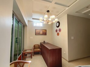 Check-in/check-out kiosk