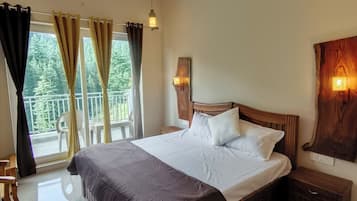 Family Double Room, Balcony | In-room safe, laptop workspace, blackout drapes, soundproofing