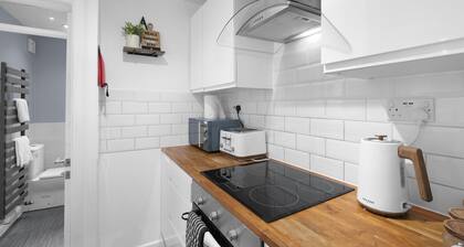 Modern 1 Bedroom Apartment in Gravesend