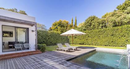 Beautifully Furnished Apartment with Shared Swimming Pool