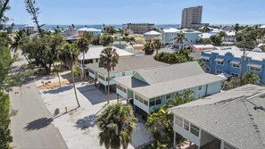 Exterior - Cottage - 2 Bedroom - Heated Pool 1 Block to Beach (Fort Myers Beach)