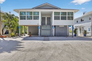 Exterior - Sand Dollar - sleeps 5 - Pool - 1 Block to Beach (Fort Myers Beach)