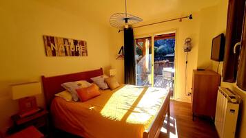 Comfort Apartment, Pool View | Free WiFi, wheelchair access