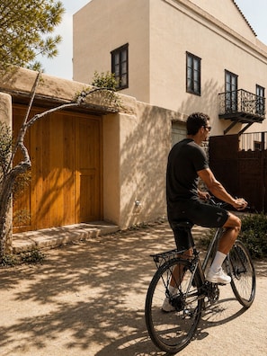 Bicycling - Mitos Ultimate Escape Villa (Naxos)