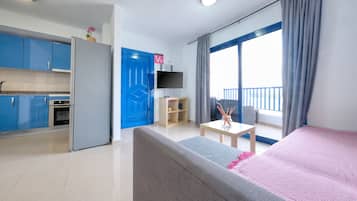 2 bedrooms, iron/ironing board, travel crib, free WiFi