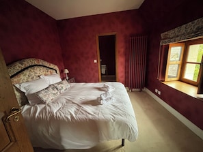 6 bedrooms, bed sheets