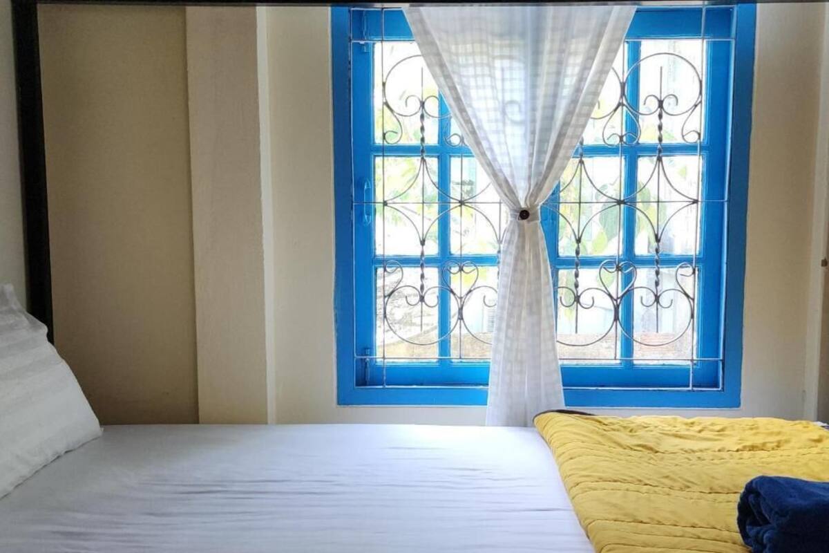 Dubbelrum - utsikt mot trädgården | Arbetsyta för laptop och gratis wi-fi