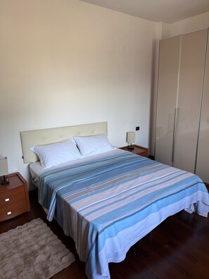 3 bedrooms, iron/ironing board, Internet, bed sheets - Large Apartment for families and groups of friends Center Naples (Napoli)