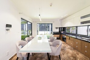 Fridge, electric kettle, spices, paper towels - Lumiere Villa Da Lat (Da Lat)
