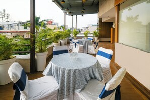 Daily to-go breakfast (INR 200 per person)
