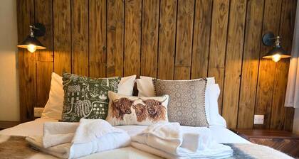 The Deluxe Hare - Room 2 - New Forest