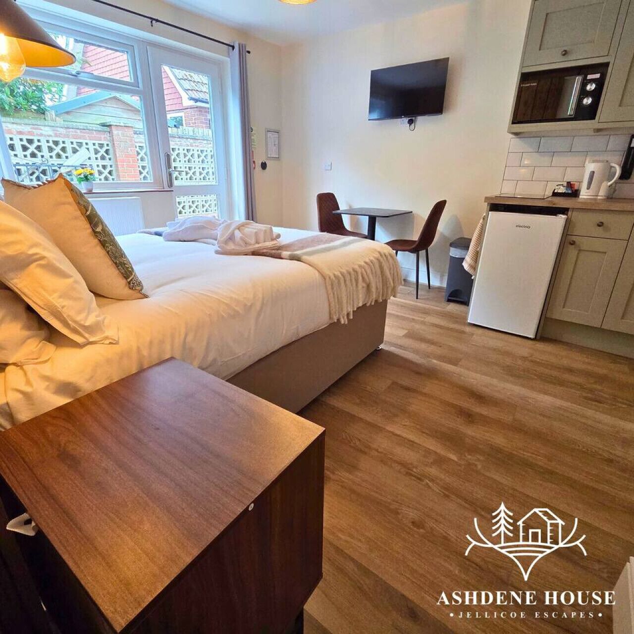 1 Schlafzimmer, Schreibtisch, WLAN, Bettwäsche