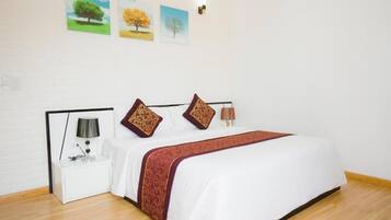 Superior Single Room | Desk, free WiFi, bed sheets