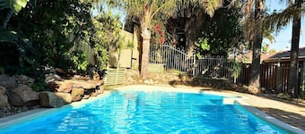 Sun-Soaked house close to Joondalup City and Beach