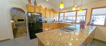 Grouse 4 - Foosball, SHARC, Hot Tub,  A/C