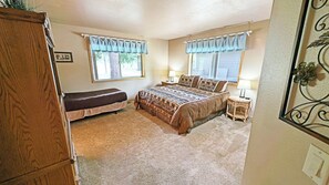 4 bedrooms, iron/ironing board, free WiFi, bed sheets